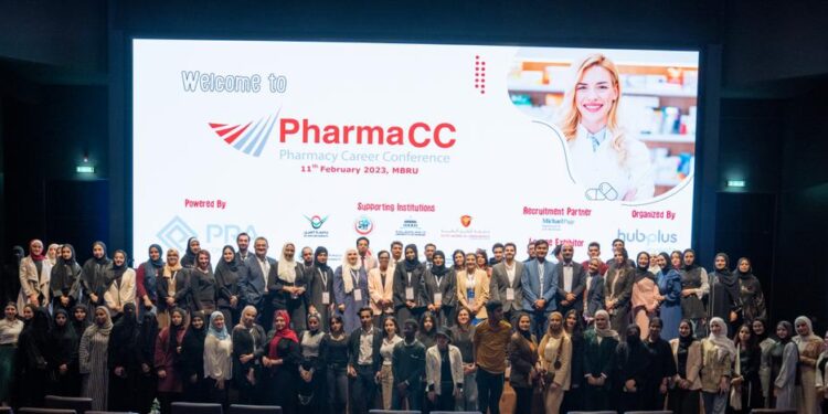 بحضور نحو 400 مشارك وعدد من جامعات وكليات الدولة  مؤتمر الصيدلة يبحث آفاق المهنة والفرص الوظيفية للطلاب والخريجين