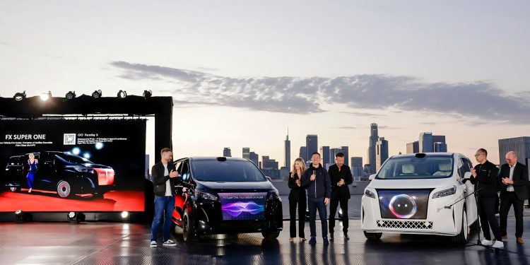 فاراداي إكس تكشف عن منتجين عالميين رائدين مع هيكل تكنولوجي تحولي — سيارة إف إكس سوبر ون متعددة الأغراض الذكية، ونظام إف إف سوبر إي أي آي ف.ا.س.ي، وهيكل وكيل الذكاء الاصطناعي المجسّد إف إف إي أي آي 6×4.
