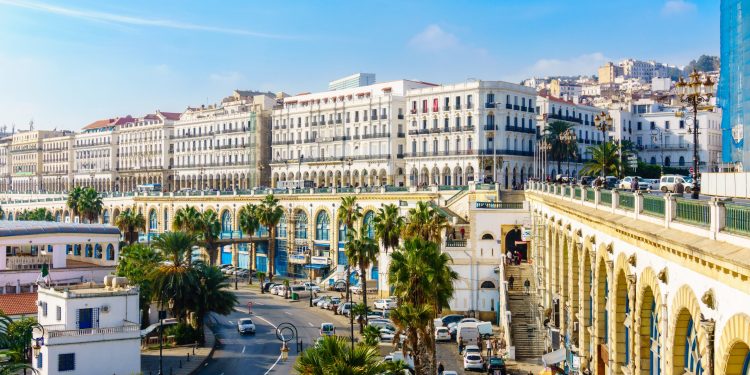La Rôle Stratégique de la Distribution de Communiqués de Presse pour Soutenir les Entreprises et Organisations Opérant en Algérie