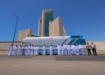 عبداللطيف جميل للسيارات وتويوتا تطلقان مشروع تجريبي لحافلة الهيدروجين في ينبع